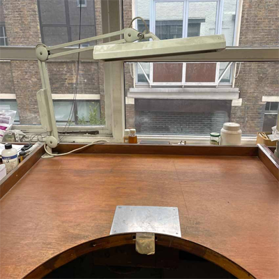 Bench available on weekday daytime near Hatton Garden